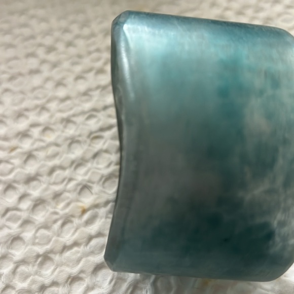 Cara Croninger Lucite wide bracelet Seafoam - Picture 3 of 4
